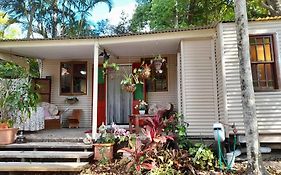 Quirky Cottage In Centre Of Maleny, Walk Everywhere